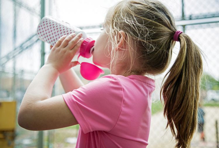 prevent children from dehydration